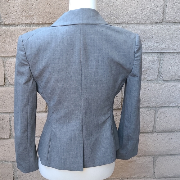 THEORY Blazer Size 4 *Flaw* Missing Button - Picture 5 of 5